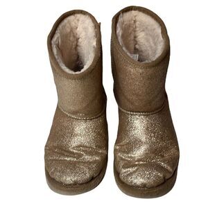 Girl’s Ugg Gold Sparkle Boots. Size 4.